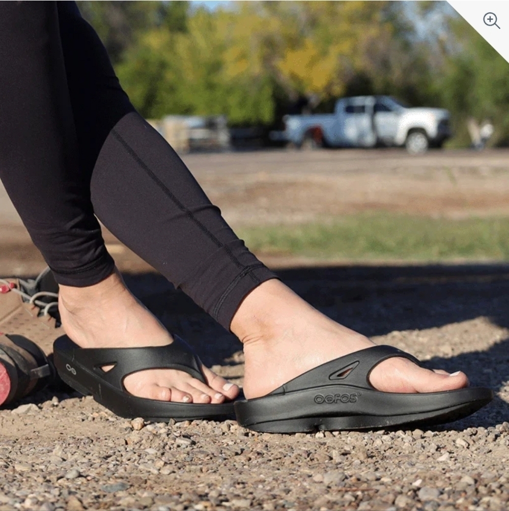 OOFOS Women's Dark Gray Black Comfort Sandals - Picture 5 of 11